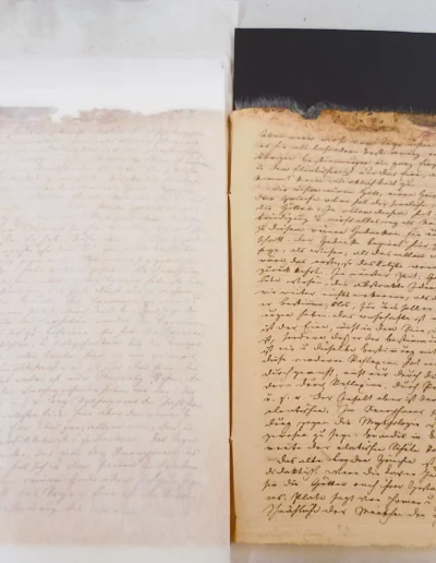 Hegel-Manuskript Beschädigte Stellen werden mit hauchdünnem Japanpapier verstärkt